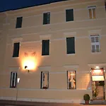 Hotel Athena