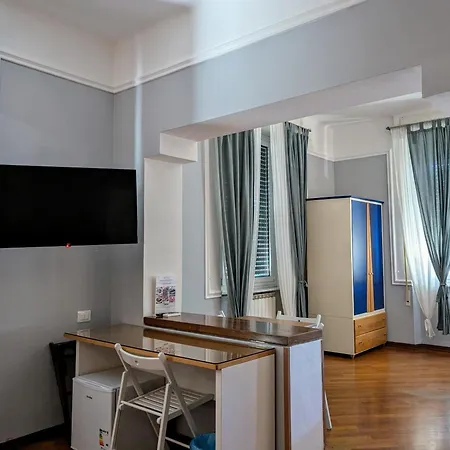 Hotel Athena