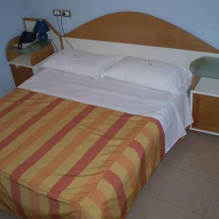 Hotel Athena 3*