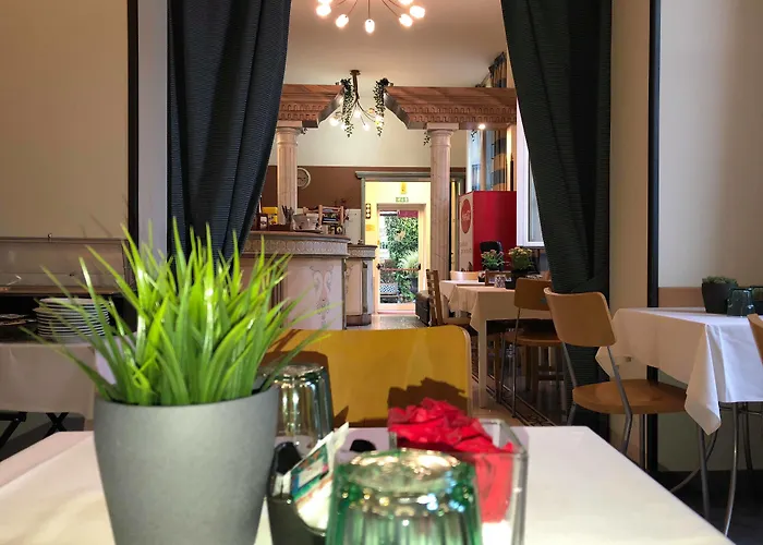 Hotel Athena