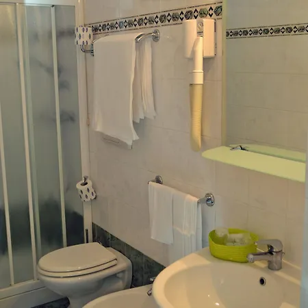 Athena Hotel 3*
