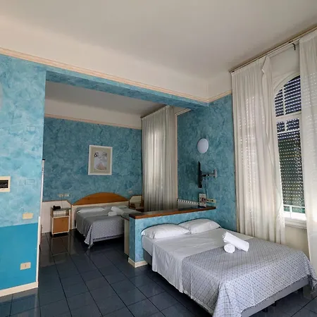 Hotel Athena 3*