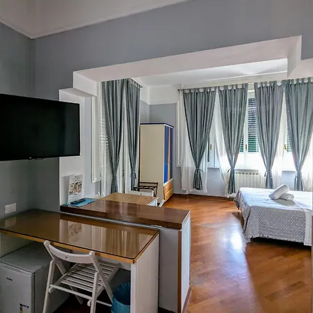 Hotel Athena