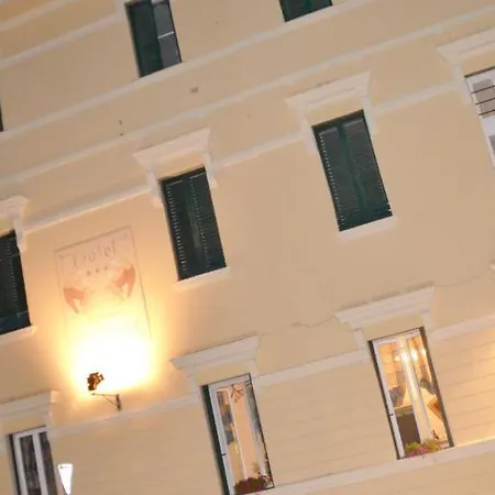 Hotel Athena 3*